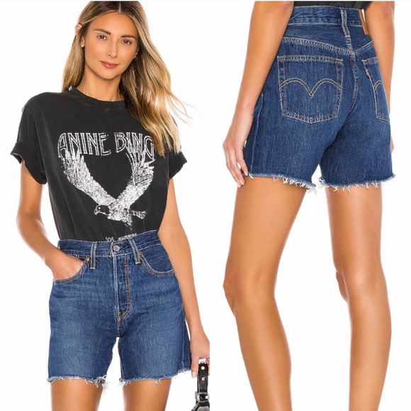 Levi’s 501 mid thigh dark wash button fly shorts - Picture 2 of 6